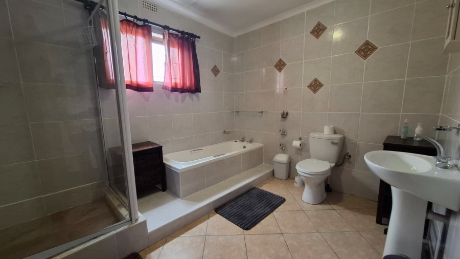5 Bedroom Property for Sale in Witsand Western Cape